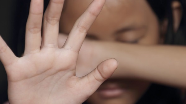 手指秋天脫皮怎么辦？明礬溶液泡手可以治療脫皮嗎？