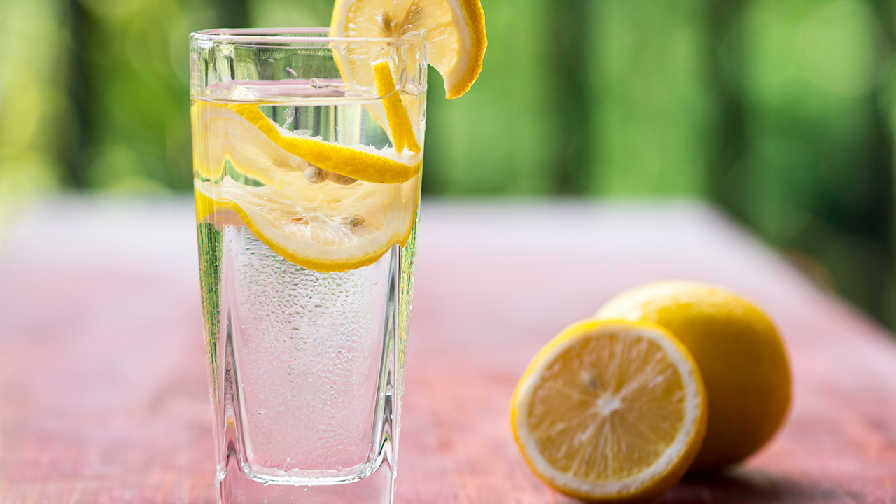 檸檬水洗臉有什么作用？檸檬水洗臉的方法是什么？