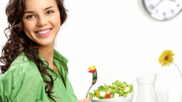 自制牛奶蜂蜜面膜     美白保濕不再是難題