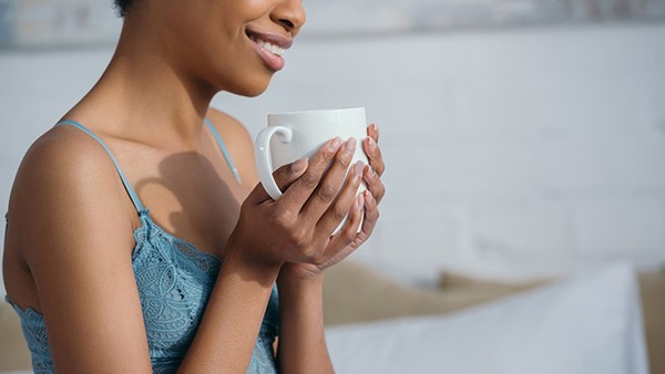 補水的眼霜哪個好？  眼霜的作用有哪些