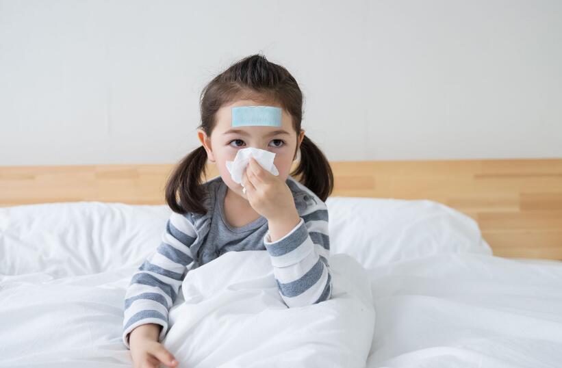 發(fā)熱時如何正確使用醫(yī)用退熱貼？